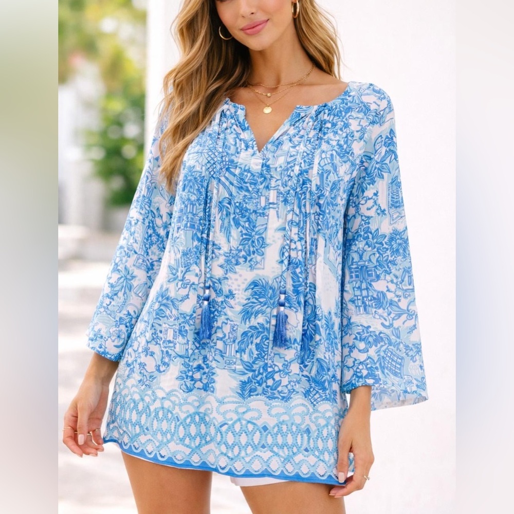 Lilly Pulitzer Blue and White Women's Blouse